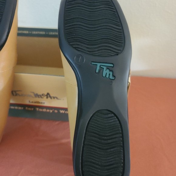 BRAND NEW Ladies Thom McAn Leather Step-In Flat Size 7 Camel Color - Picture 11 of 11